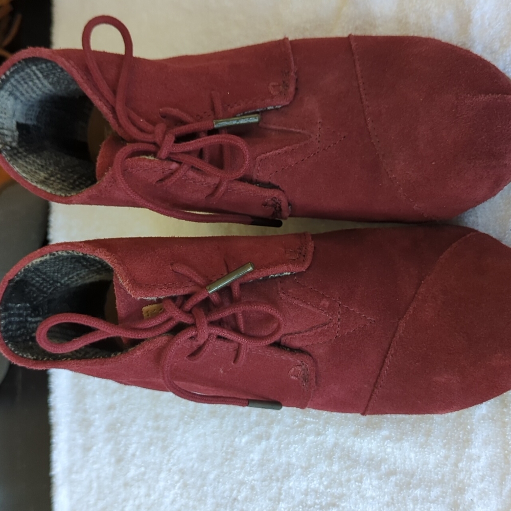 Toms Wedge Shoes